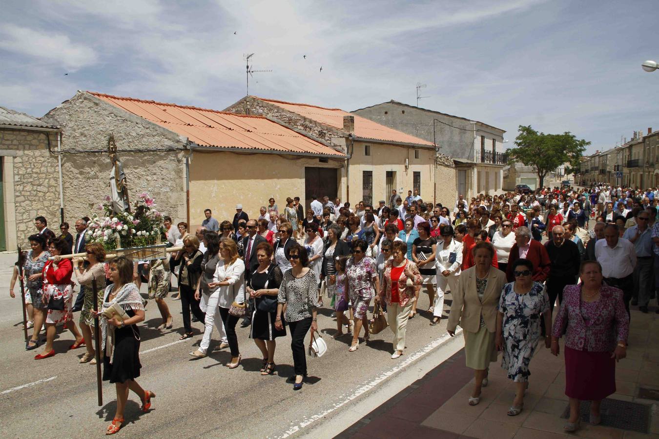 Procesión de la Virgen del Amor Hermoso en Campaspero. Valladolid