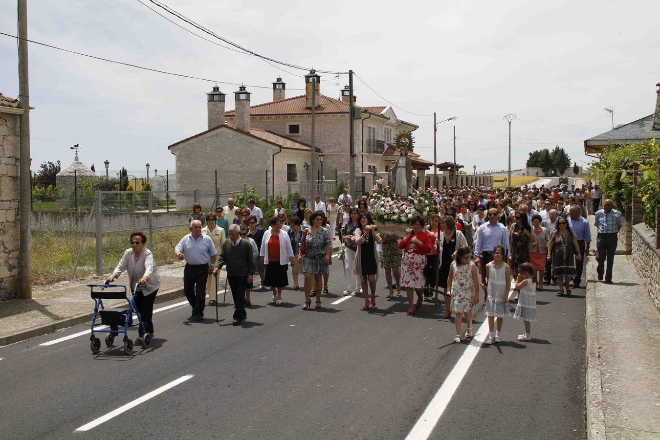 Procesión de la Virgen del Amor Hermoso en Campaspero. Valladolid