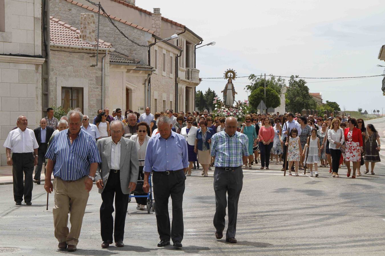 Procesión de la Virgen del Amor Hermoso en Campaspero. Valladolid