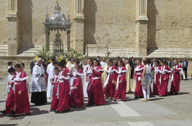 Cientos de personas en el Corpus de Palencia
