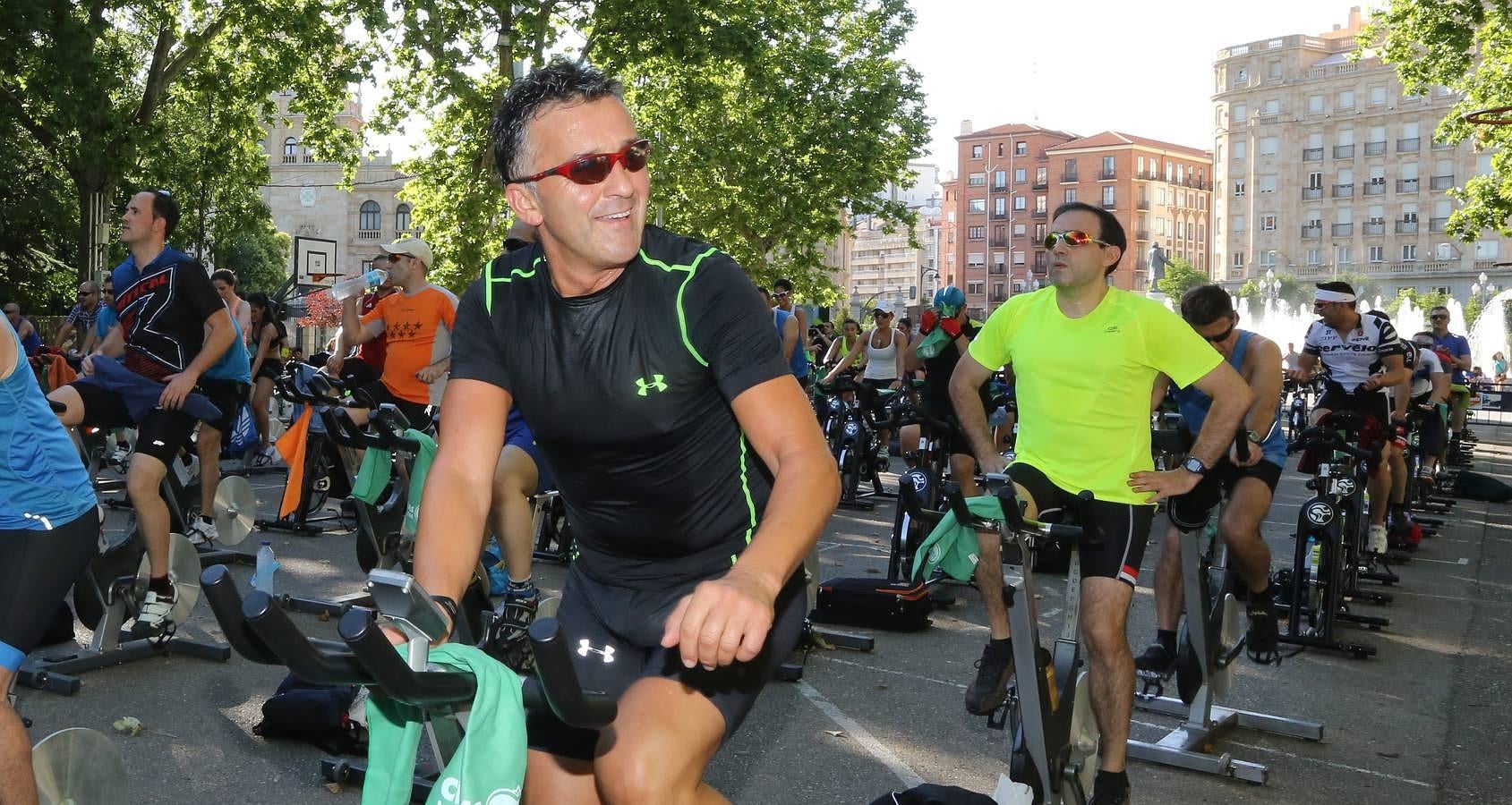 &#039;Spinning&#039; en la acera Recoletos