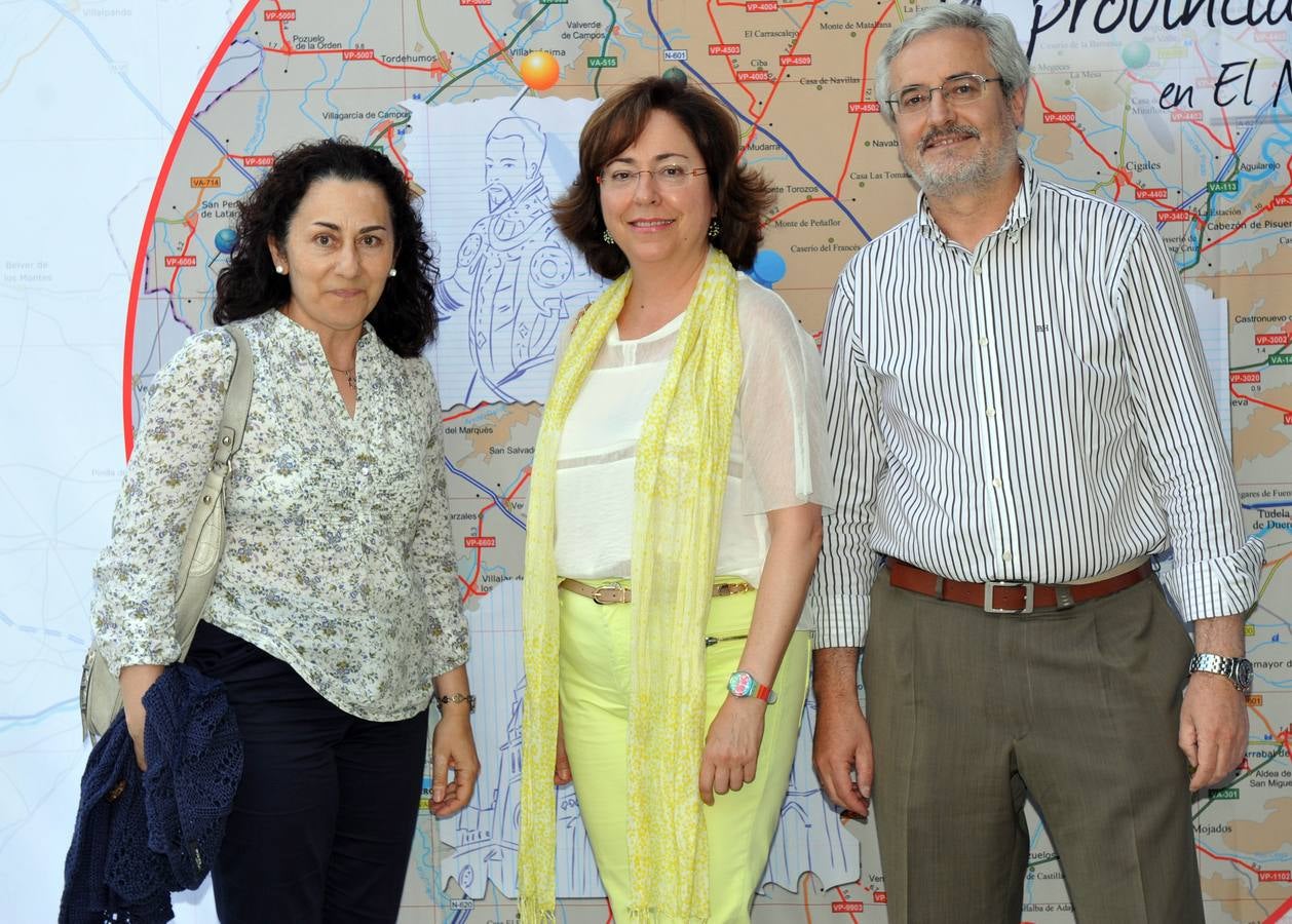 Pilar Martín y Pilar Galán, con José María Burrieza, subdirector del Archivo General de Simancas.