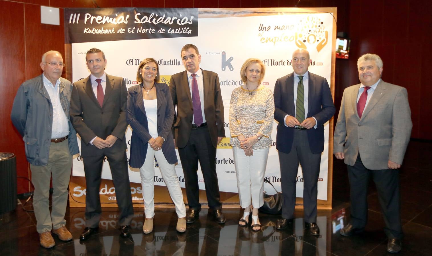 Fidel Ramos, de la Fundación San Cebrián, Agustín Rodríguez, de Kutxabank, la consejera Milagros Marcos, Ignacio Pérez, director general de El Norte, la concejala Rosa Hernández, Jesús Julio Carnero, presidente de la Diputación de Valladolid, y Jesús Aguado, de Correos.