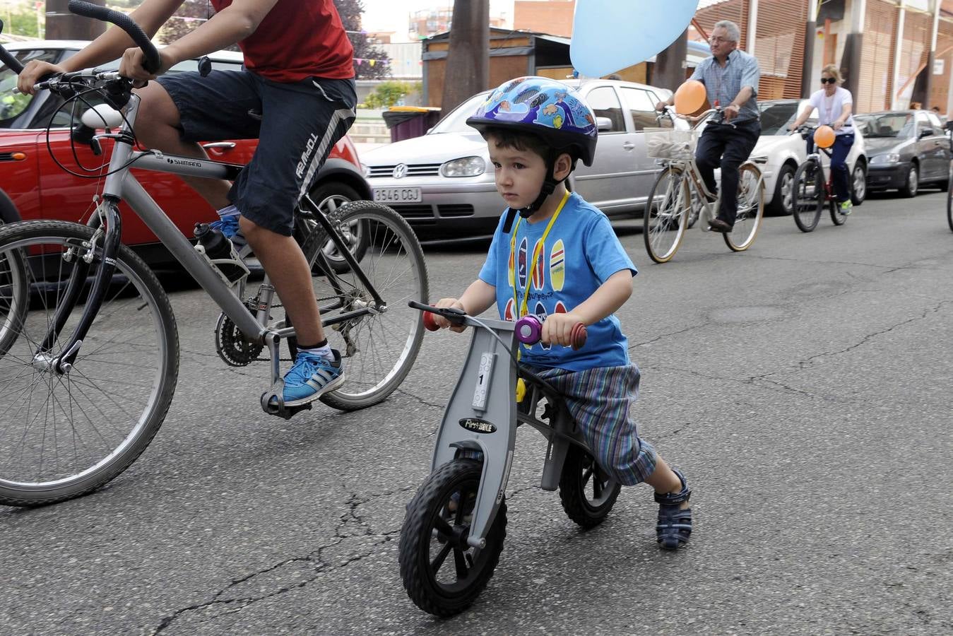 Marcha ciclista en el Barrio de La Victoria