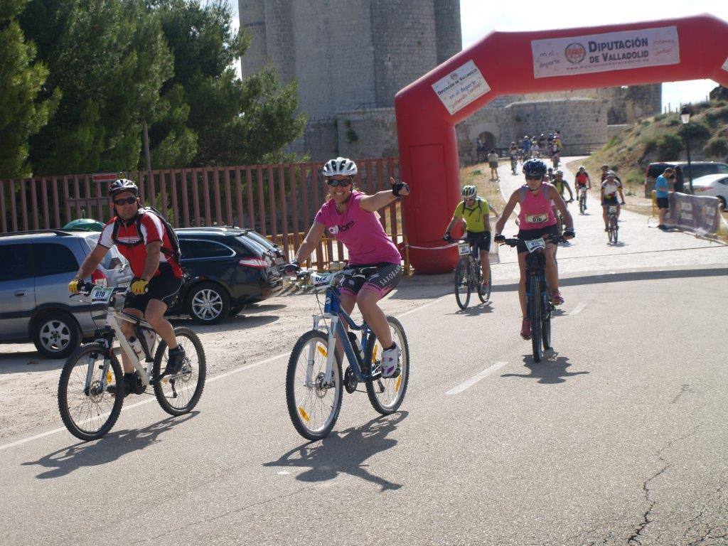 Concentración de Chicharras a su paso por Íscar (2/2)