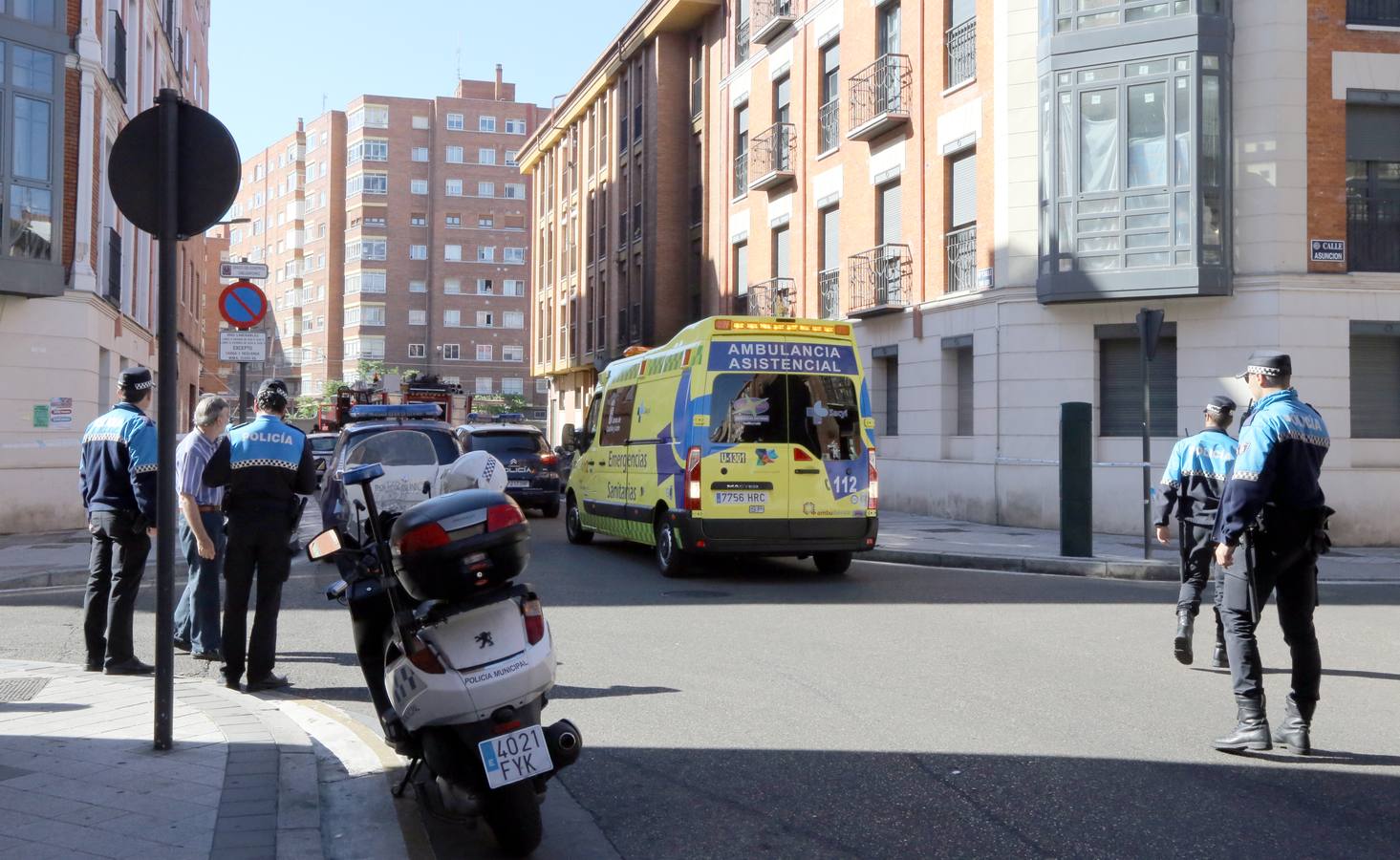 Los bomberos encuentran un cuerpo al ir a sofocar un incendio en la calle San Luis de Valladolid
