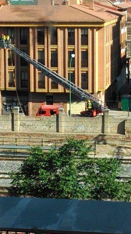 Los bomberos encuentran un cuerpo al ir a sofocar un incendio en la calle San Luis de Valladolid