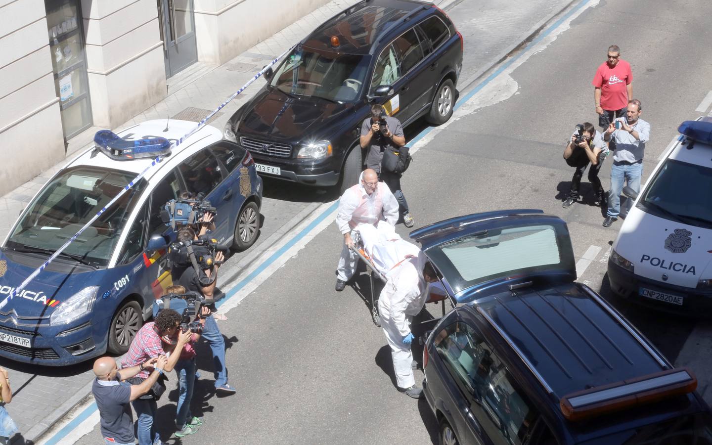 Los bomberos encuentran un cuerpo al ir a sofocar un incendio en la calle San Luis de Valladolid
