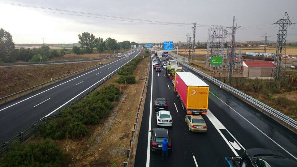 Retenciones por las lluvias en la A-62 entre Cabezón de Pisuerga y Cigales