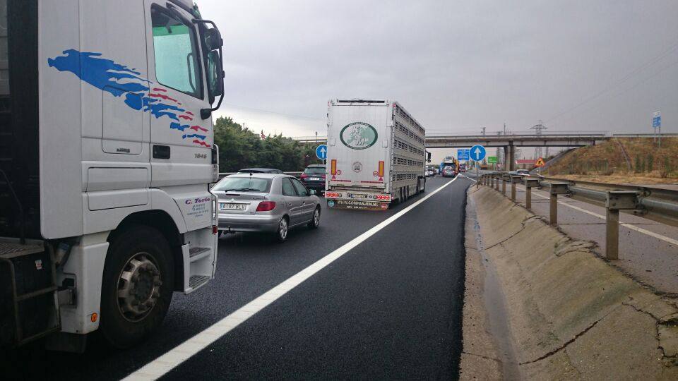 Retenciones por las lluvias en la A-62 entre Cabezón de Pisuerga y Cigales