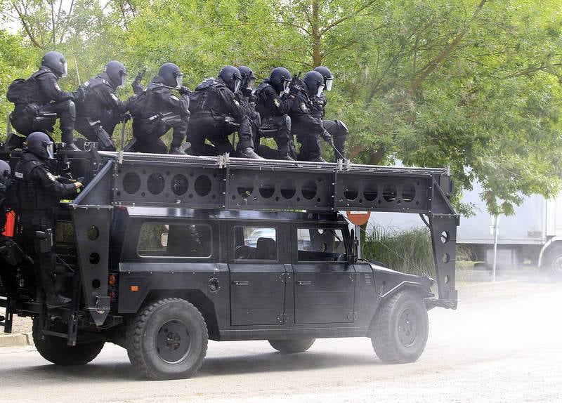 Exhibición del GEO de la Policía Nacional en Carrión de los Condes. Palencia