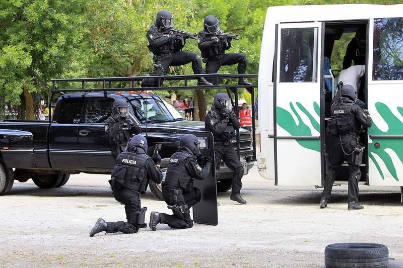 Exhibición del GEO de la Policía Nacional en Carrión de los Condes. Palencia