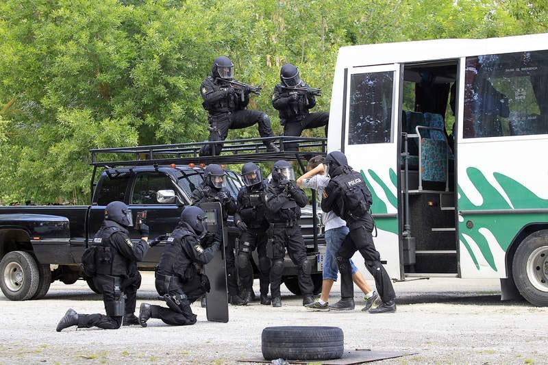 Exhibición del GEO de la Policía Nacional en Carrión de los Condes. Palencia