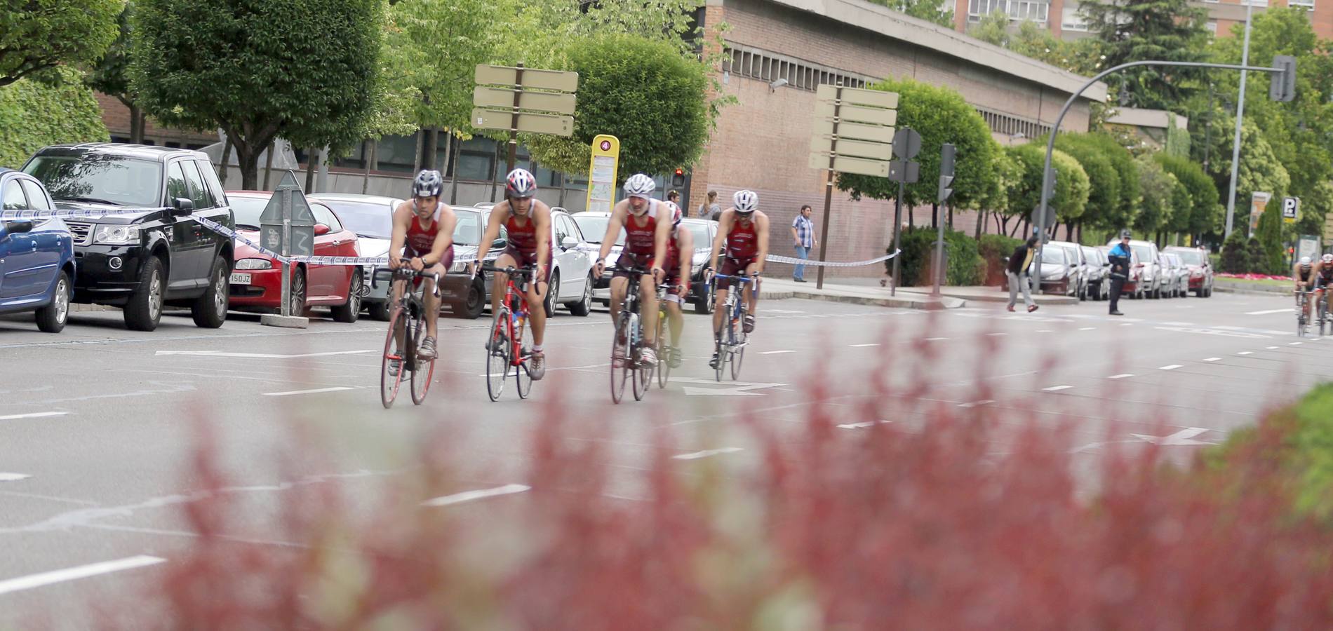 Valladolid celebra el I Triatlón por equipos Playa de las Moreras