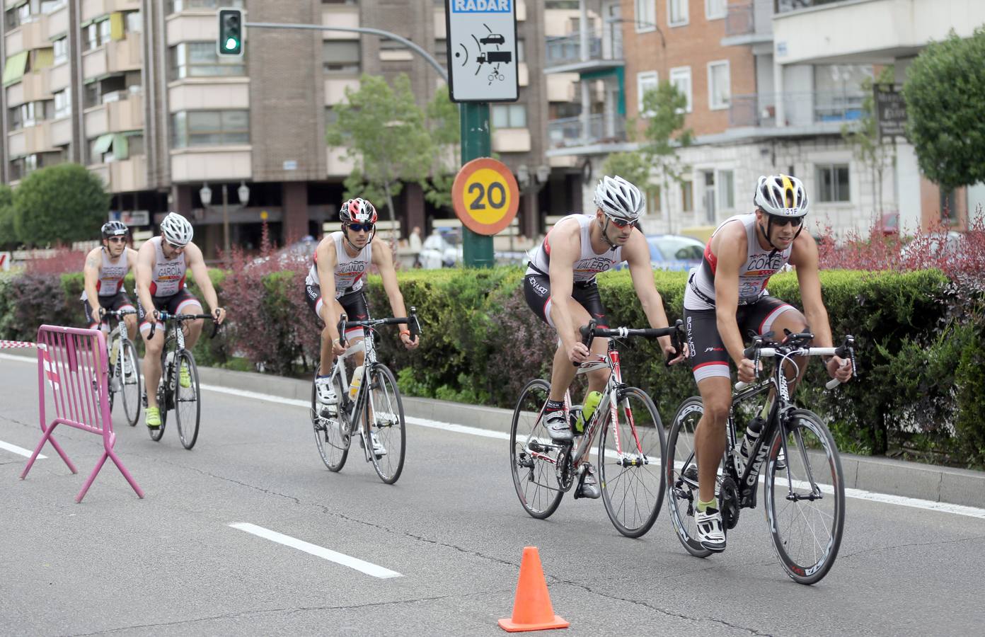 Valladolid celebra el I Triatlón por equipos Playa de las Moreras