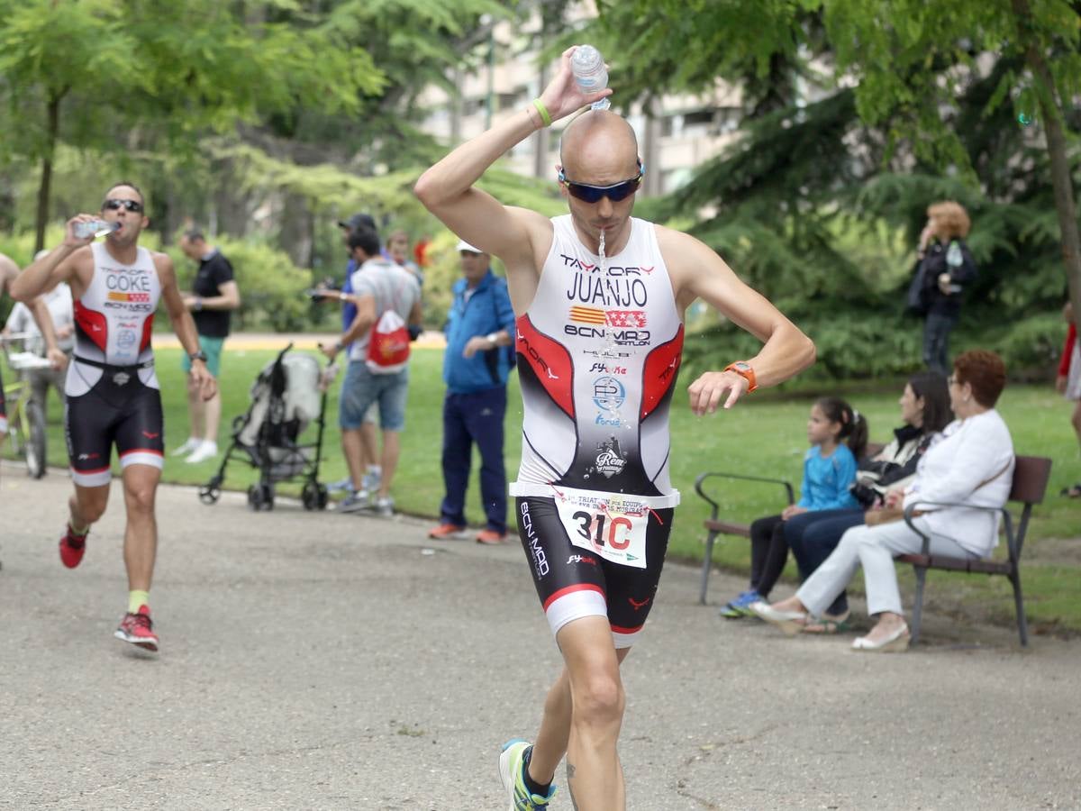 Valladolid celebra el I Triatlón por equipos Playa de las Moreras