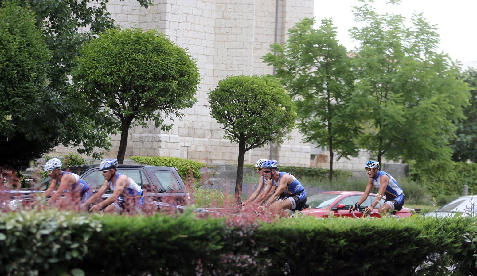 Valladolid celebra el I Triatlón por equipos Playa de las Moreras