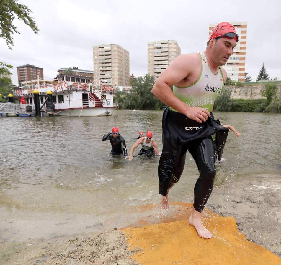 Valladolid celebra el I Triatlón por equipos Playa de las Moreras