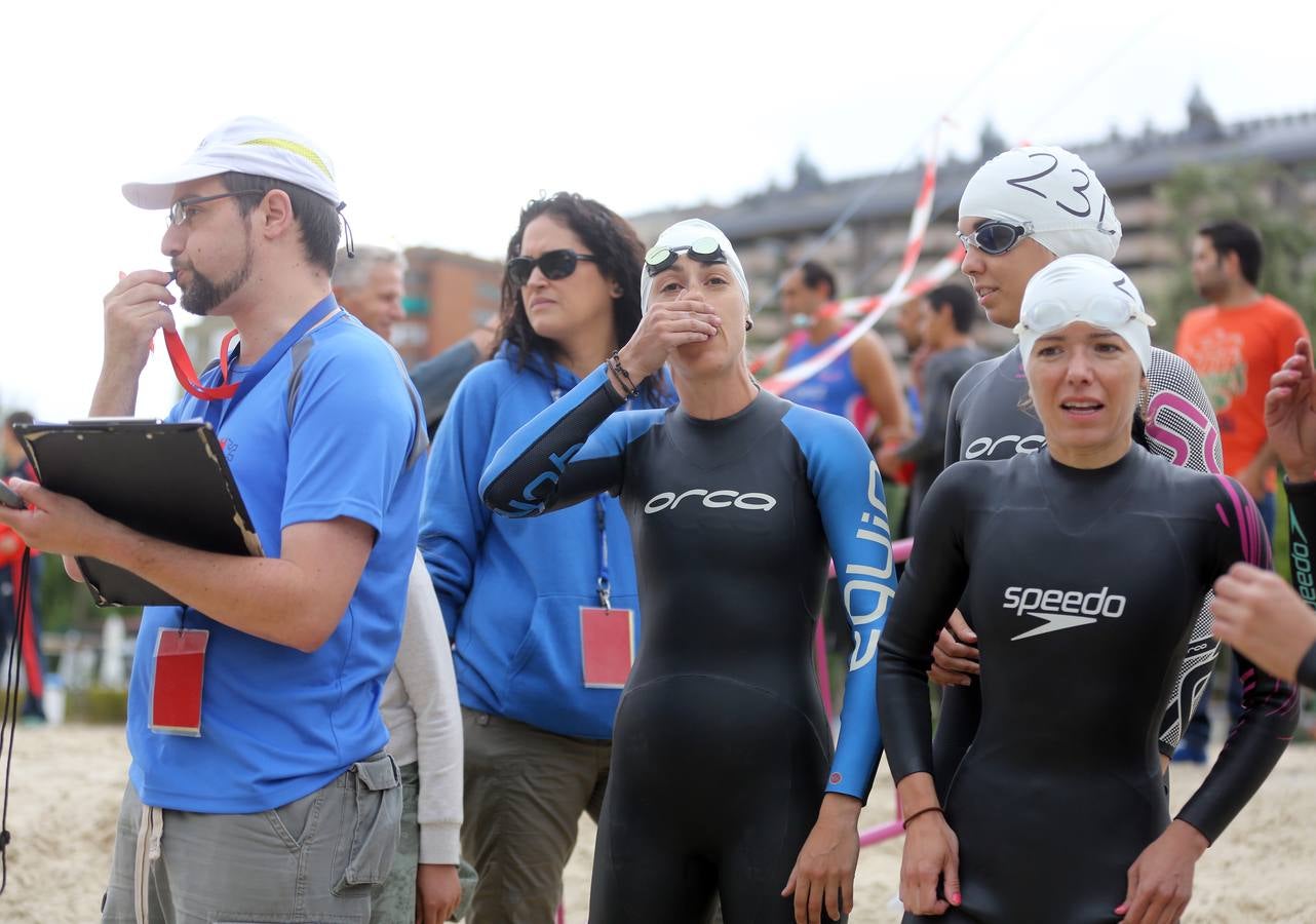 Valladolid celebra el I Triatlón por equipos Playa de las Moreras