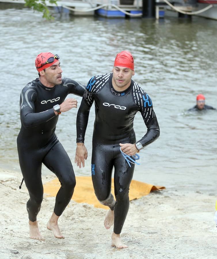 Valladolid celebra el I Triatlón por equipos Playa de las Moreras