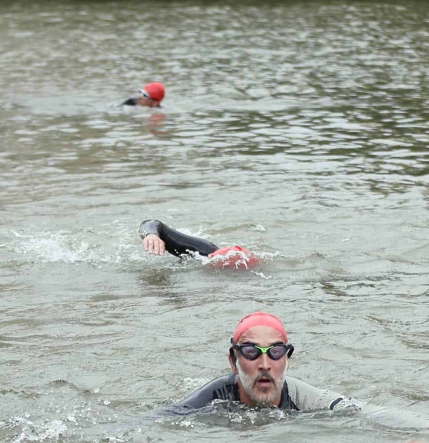 Valladolid celebra el I Triatlón por equipos Playa de las Moreras