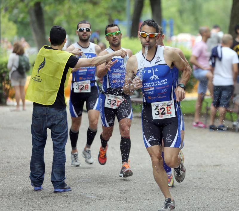 Valladolid celebra el I Triatlón por equipos Playa de las Moreras