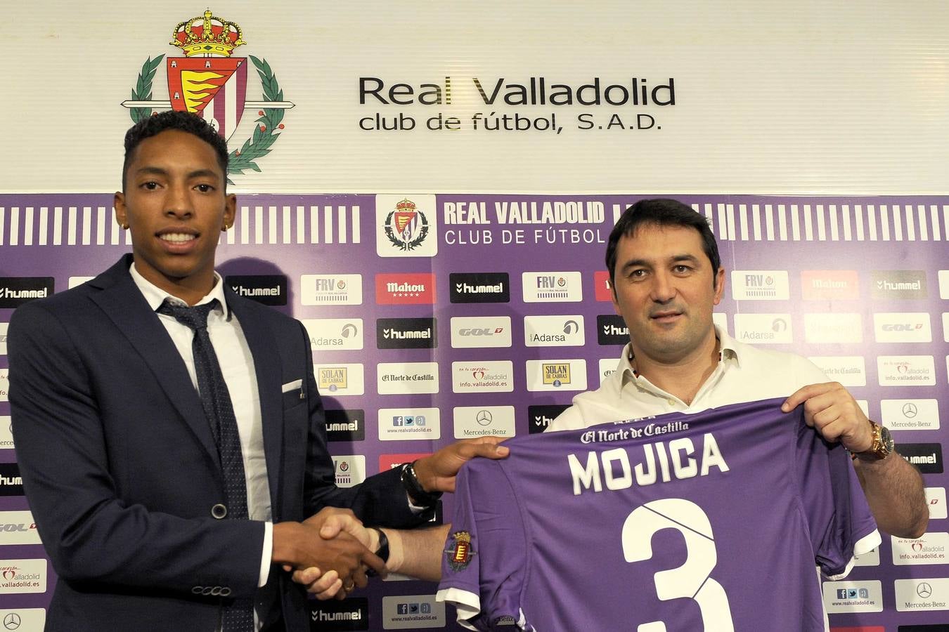 Presentación de Johan Mojica como nuevo jugador del Real Valladolid