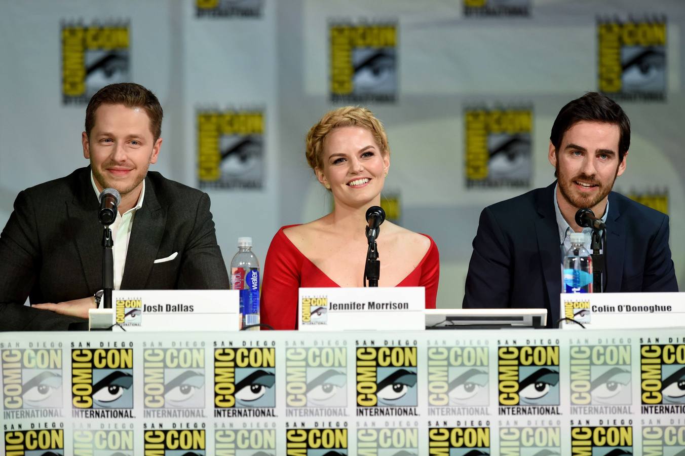 Los actores Josh Dallas, Jennifer Morrison y Colin O'Donoghue en la rueda de prensa de la serie 'Once Upon A Time'