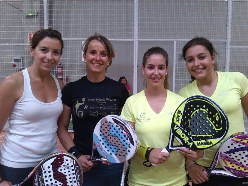 Participantes en el I Torneo de Pádel Trofeo ATV Mercedes Open de Verano