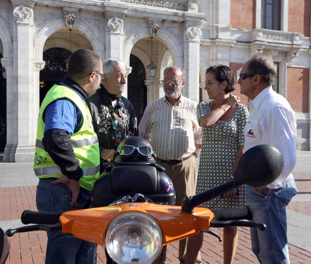 La II Vuelta España en Vespino llega a la Plaza Mayor de Valladolid