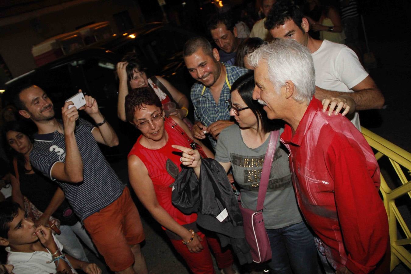 Concierto de Kiko Veneno y el grupo Delafé y las Flores Azules en Peñafiel (1/2)