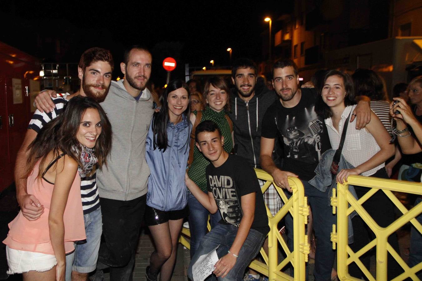 Concierto de Kiko Veneno y el grupo Delafé y las Flores Azules en Peñafiel (2/2)