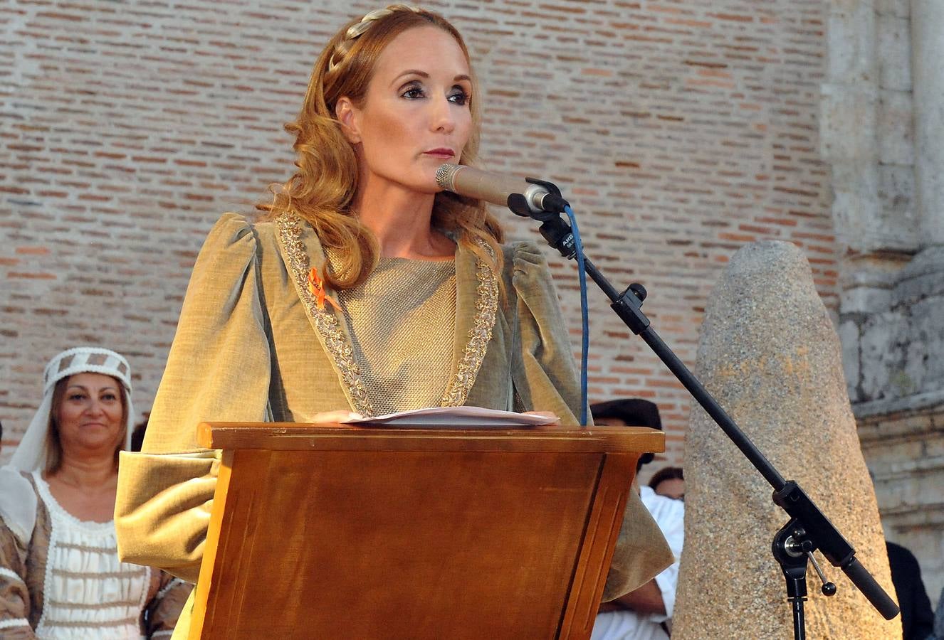 Desfile y pregón de Sandra Ibarra en la inauguración de la Feria Renacentista de Medina del Campo (Valladolid)