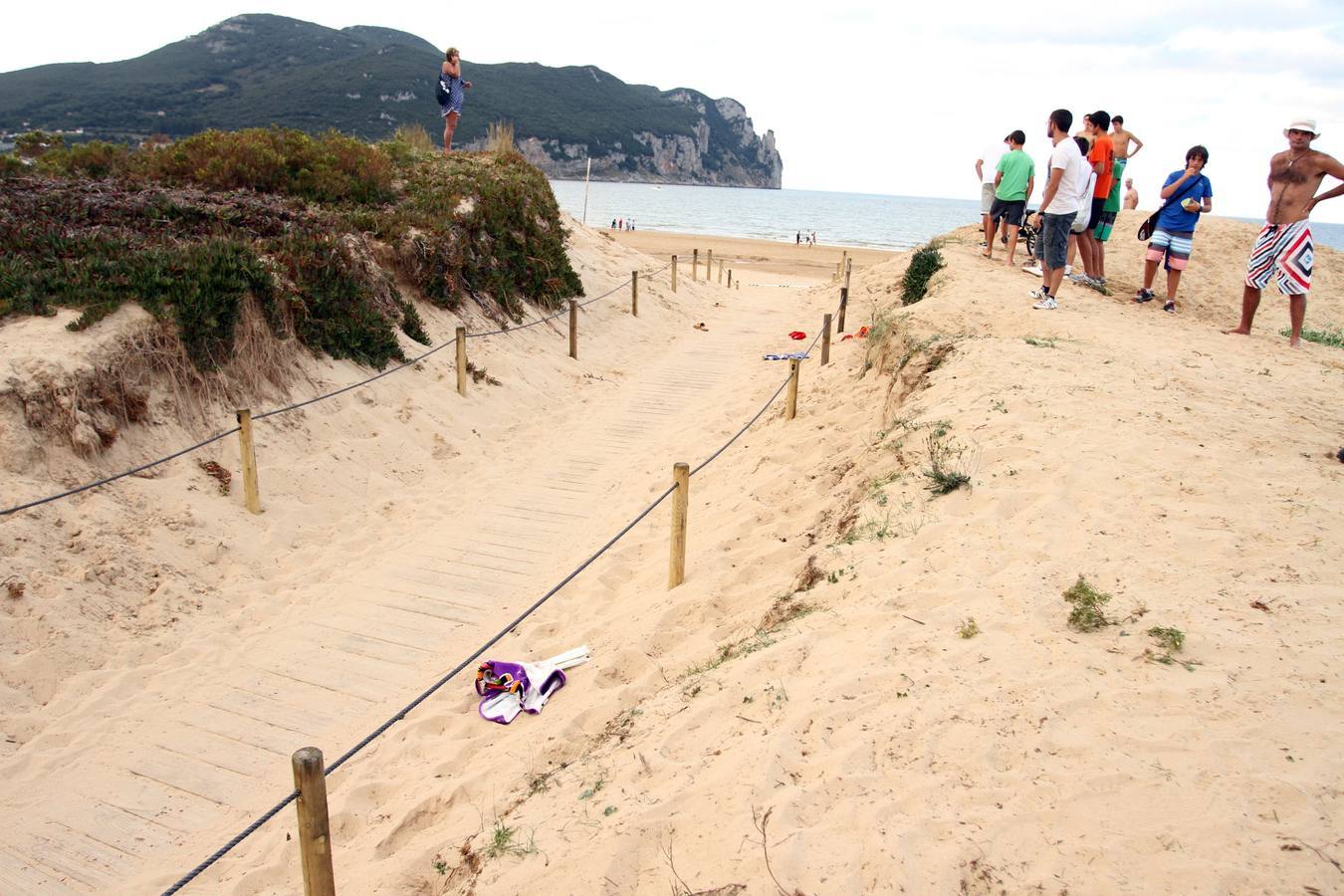 Mueren un padre y su hija tras ser apuñalados en la playa de Laredo