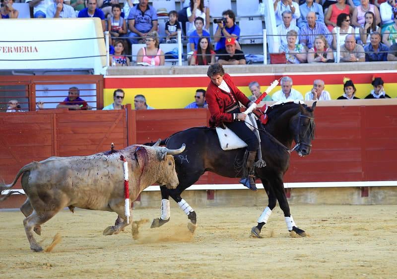 Corrida de rejones en la feria de San Antolín de Palencia