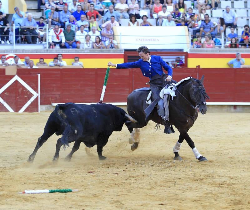 Corrida de rejones en la feria de San Antolín de Palencia