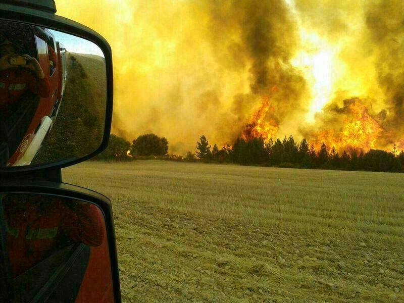 Un incendio amenaza a tres pueblos de Burgos