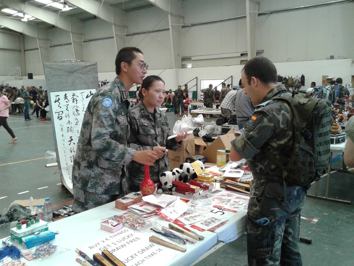 Mercadillo dominical en la base de Marjayoun (Líbano)