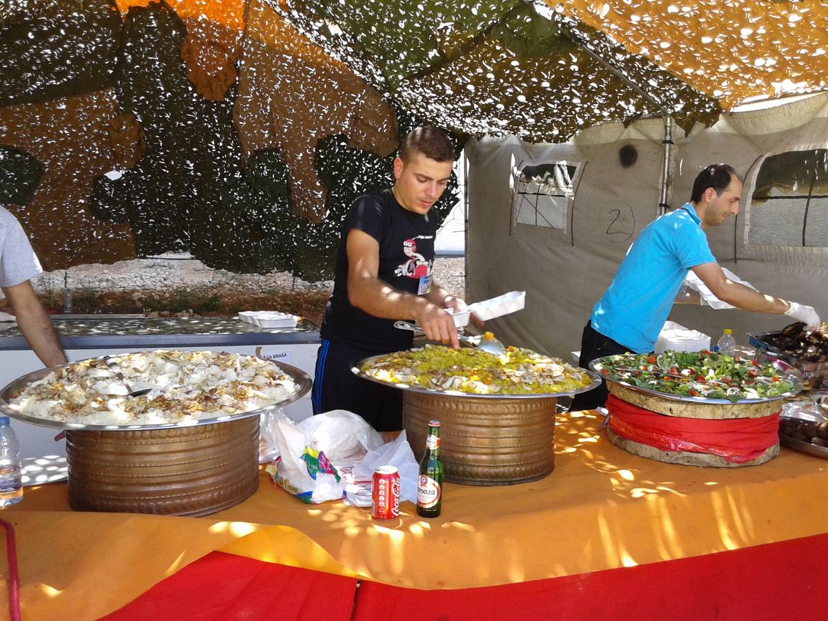 Mercadillo dominical en la base de Marjayoun (Líbano)