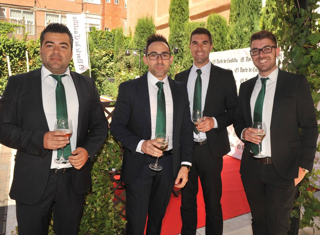 Los trabajadores de Tecnocasa también se acercaron a la carpa. Javier Labajo, Jesús González, Juan Antonio Aranda e Isaac Camargo.