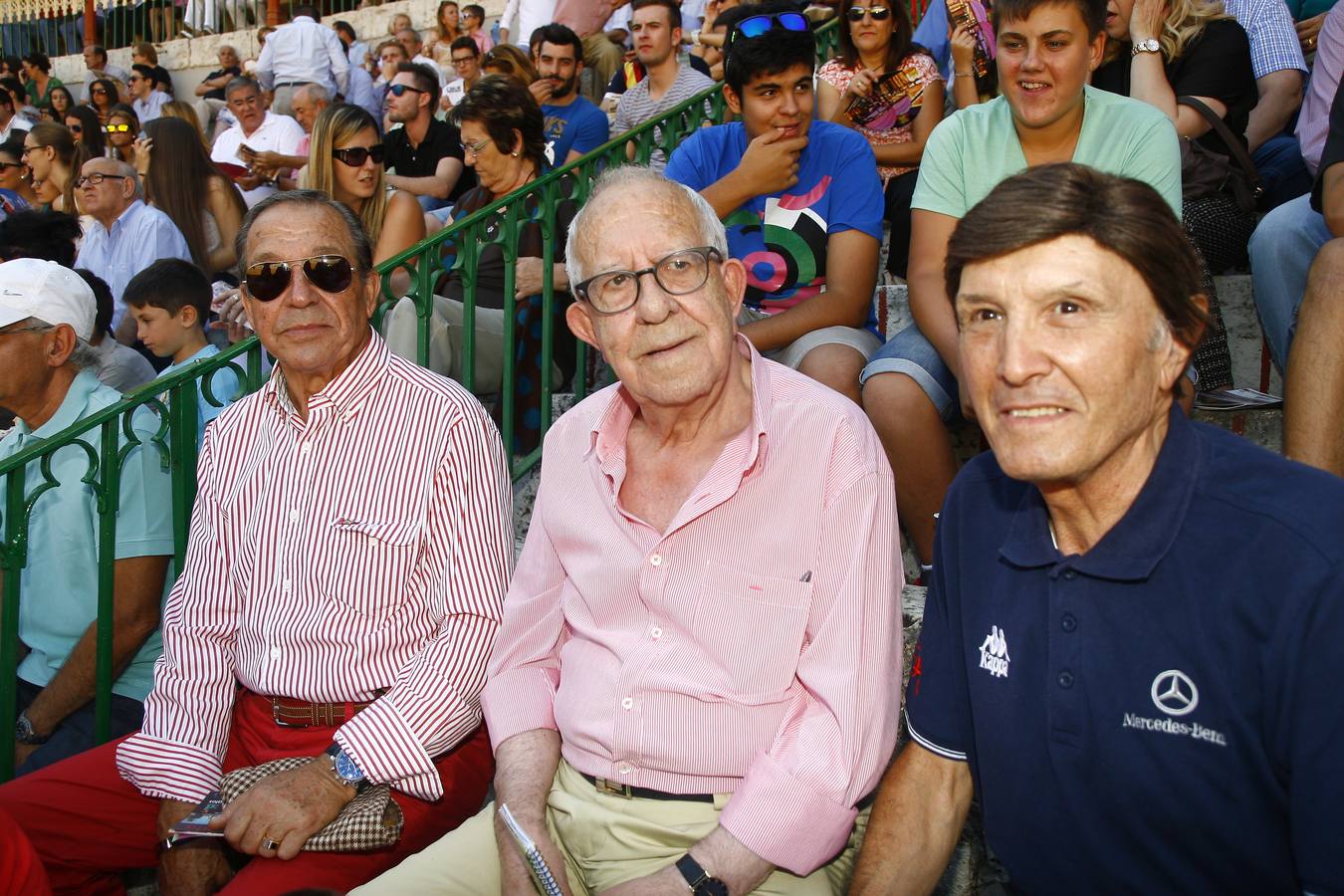 Lorenzo Jiménez, aficionado de Barcelona; el crítico taurino José Luis Lera; y Checa Alonso, presidente de la Asociación Cultural Taurina de Arroyo.