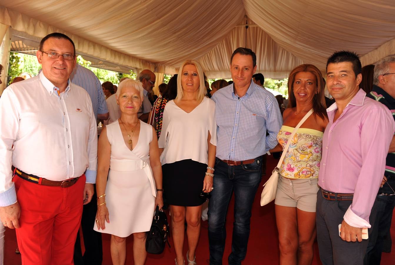 José Antonio Fernández, Celina Gutiérrez, María Esther de la Hoz, Carlos Hebrero, Rosa M. Casero y Juan Carlos Carrasco. Los tres guardias civiles acudieron con sus mujeres.