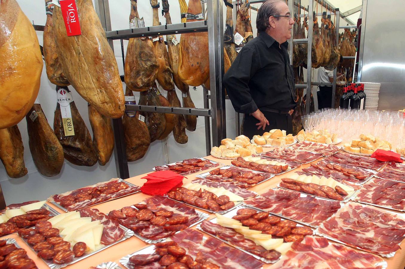 Inauguración de la II Feria del Jamón de Castilla y León en Segovia
