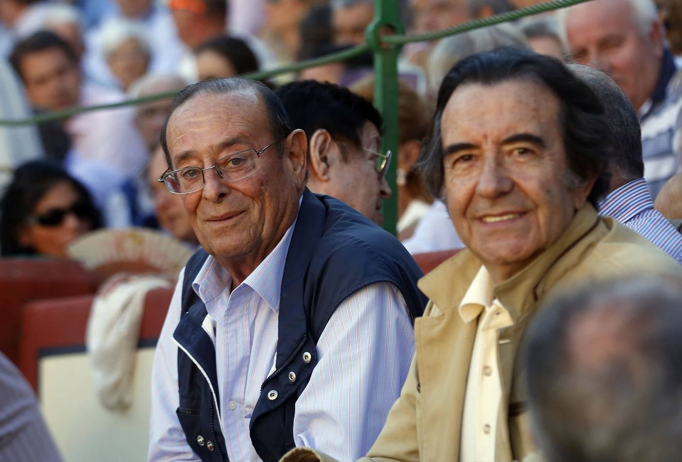El bodeguero Luis Sanz y Enrique Cornejo.