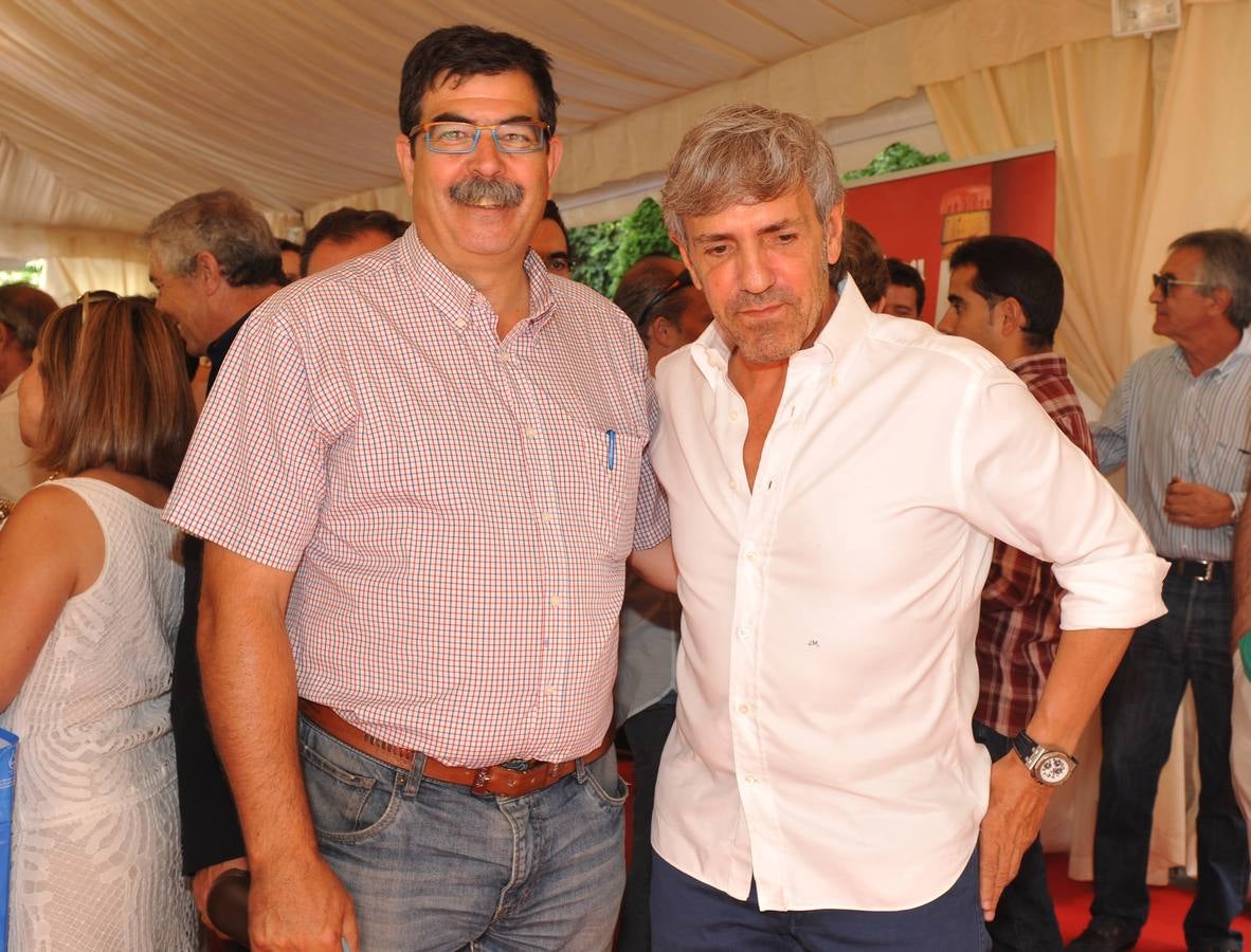 El jefe web del El Norte, Eloy de la Pisa, y el bodeguero José Moro.