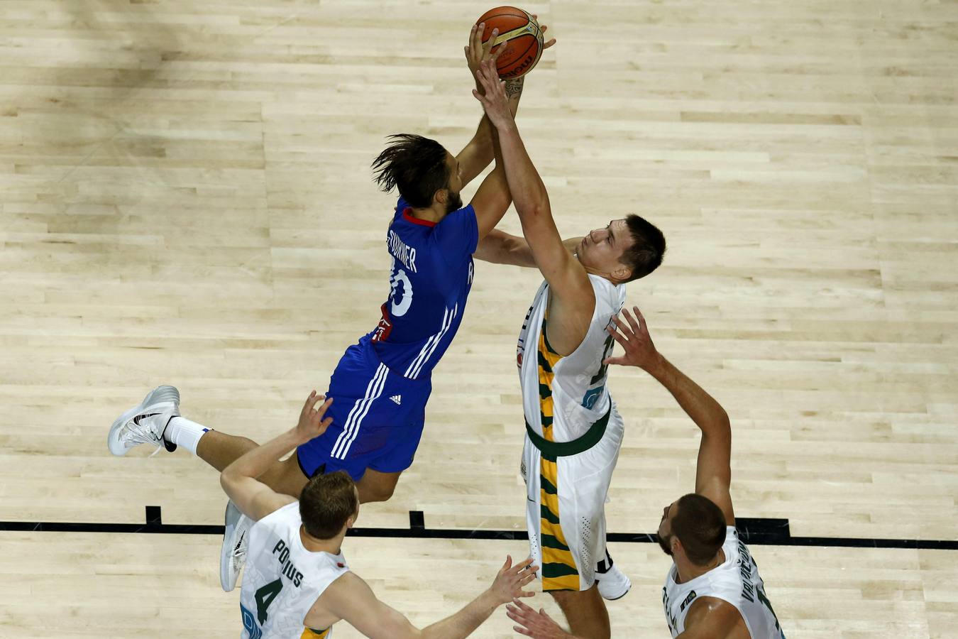 Francia gana su primer bronce mundial, pese a ausencia de algunas estrellas