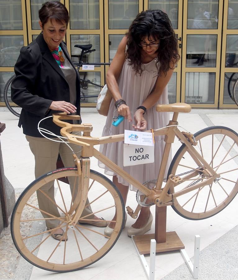 Inauguración de la exposición &#039;Bicicletas singulares&#039; en Segovia