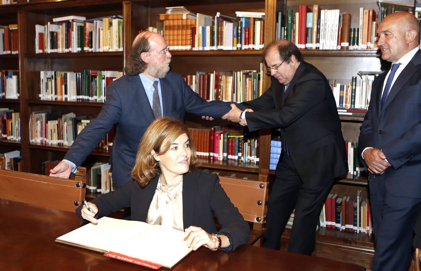 Inauguración del Patio El Norte de Castilla del Centro e-LEA Miguel Delibes de la Villa del Libro de Urueña (1/2)
