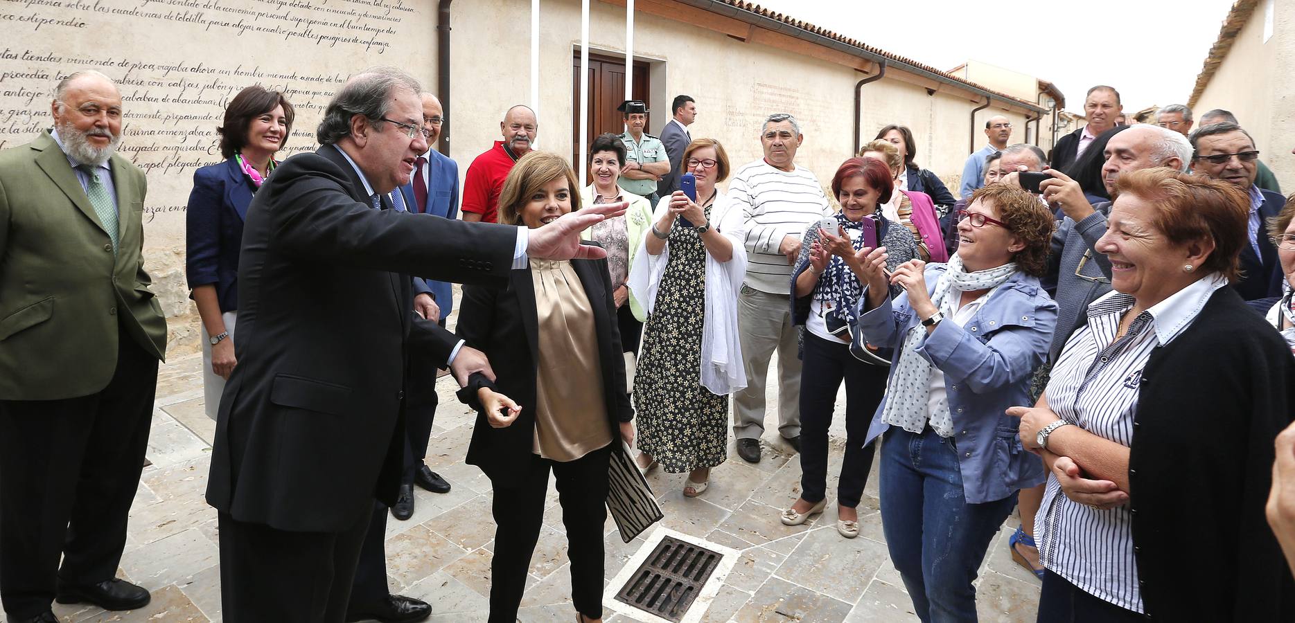 Inauguración del Patio El Norte de Castilla del Centro e-LEA Miguel Delibes de la Villa del Libro de Urueña (2/2)