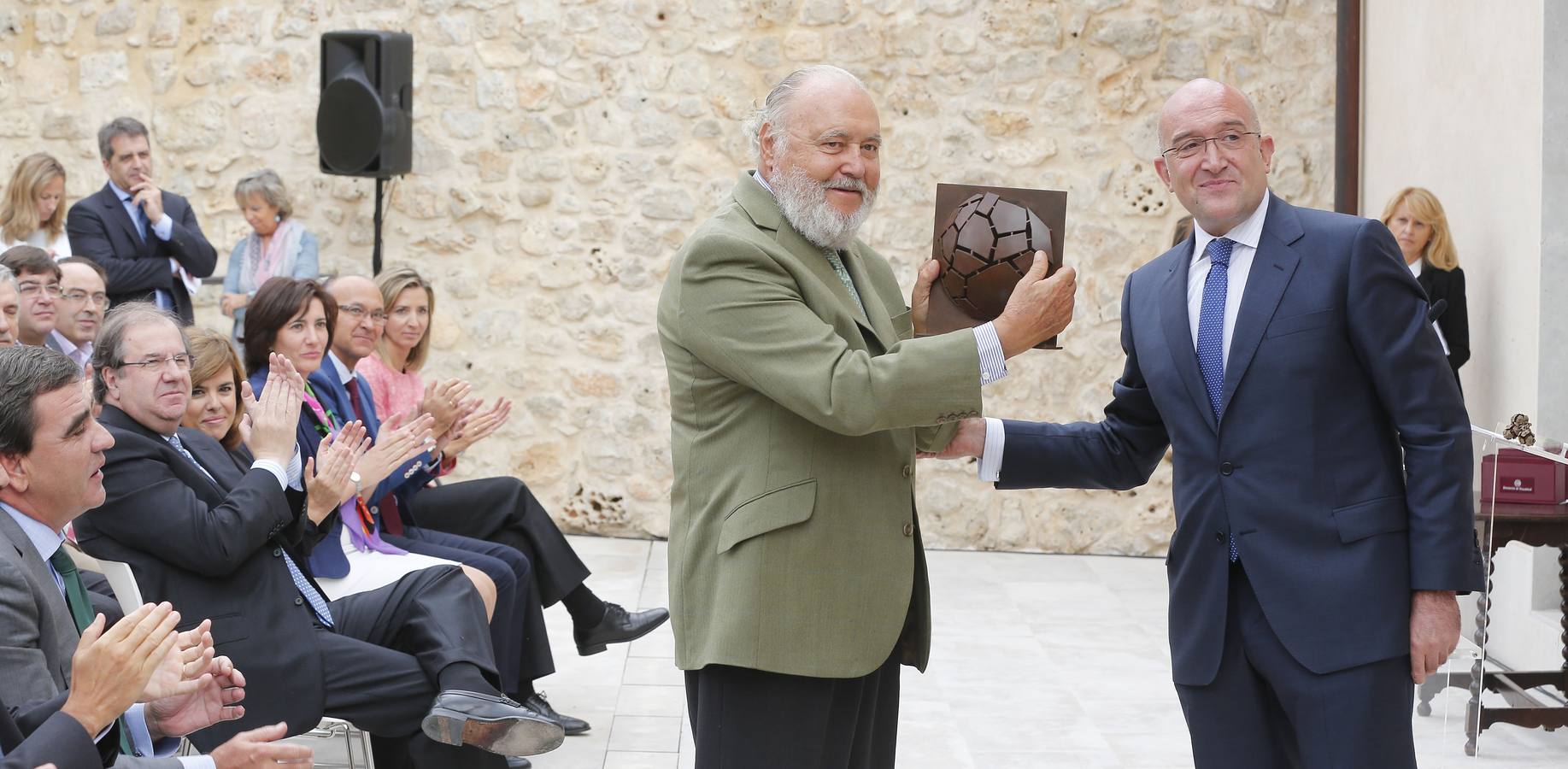 Inauguración del Patio El Norte de Castilla del Centro e-LEA Miguel Delibes de la Villa del Libro de Urueña (2/2)